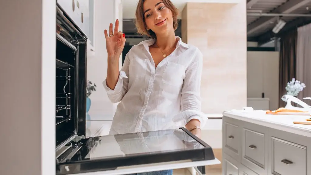 Double Ovens vs. Single Ovens: Which Is Right for Your Kitchen?
