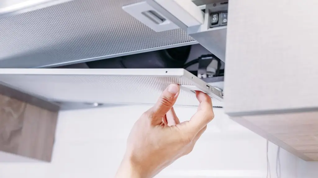 How to Clean and Replace Grease Filters in a Cooker Hood​