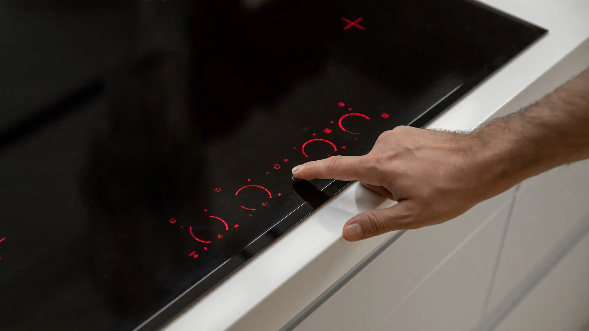 Gas vs ceramic vs solid‑plate hobs: pros and cons