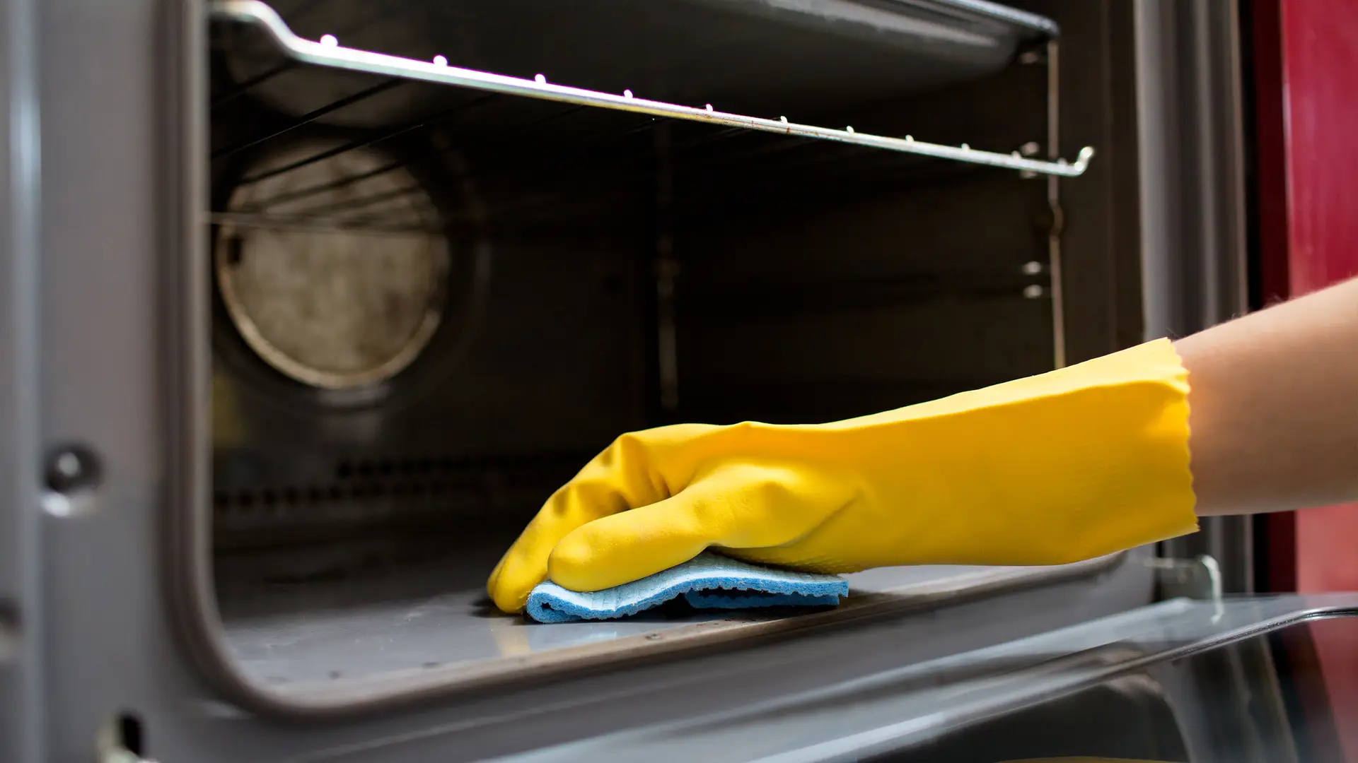 How does a pyrolytic oven work – and is it worth it?