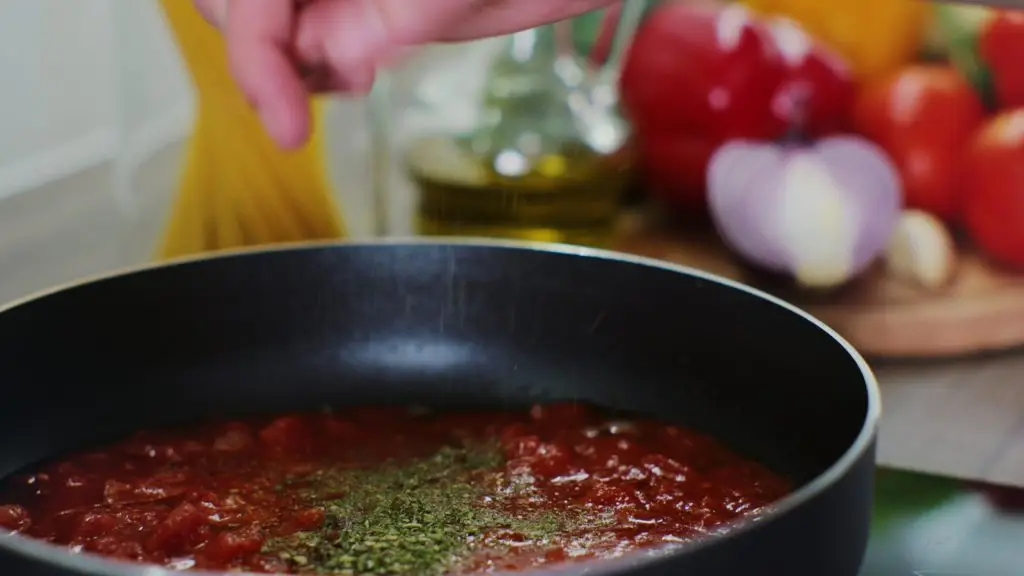 Induction Hob Tips: How to Cook Delicate Sauces Without Burning