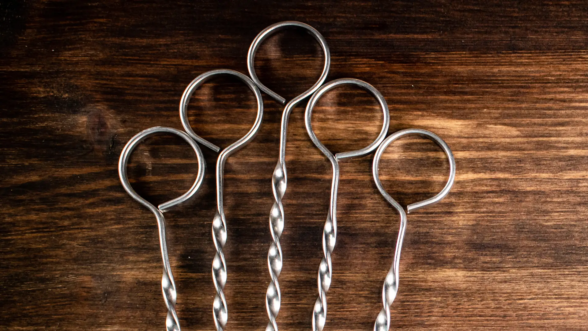 Can You Put Metal Racks or Skewers in a Microwave Grill?