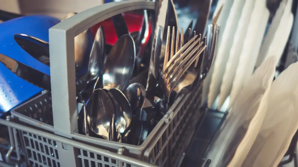 Dishwashers with Cutlery Drawers vs Baskets: Which is Better