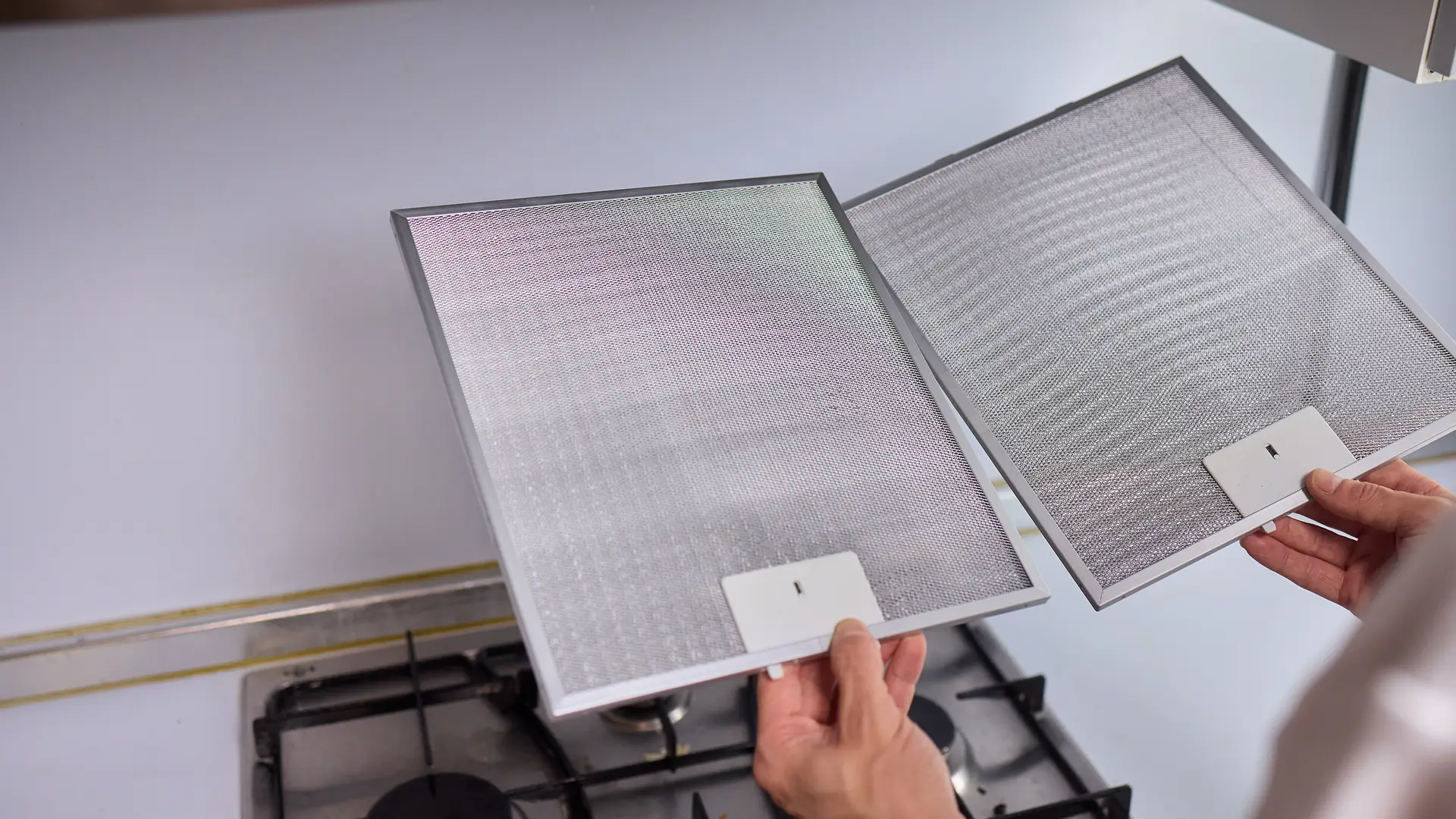 Do Cooker Hoods Remove Grease from the Air Effectively?