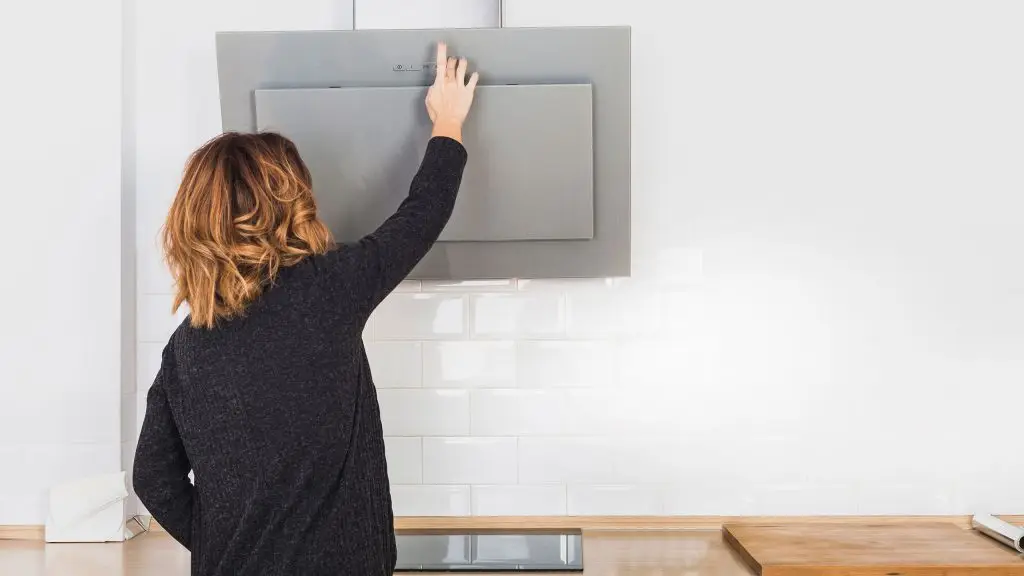 Discover how hob-to-hood connectivity keeps your kitchen fresher and saves energy. Learn why this smart pairing is worth it — explore the benefits today.