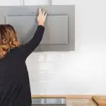 Discover how hob-to-hood connectivity keeps your kitchen fresher and saves energy. Learn why this smart pairing is worth it — explore the benefits today.