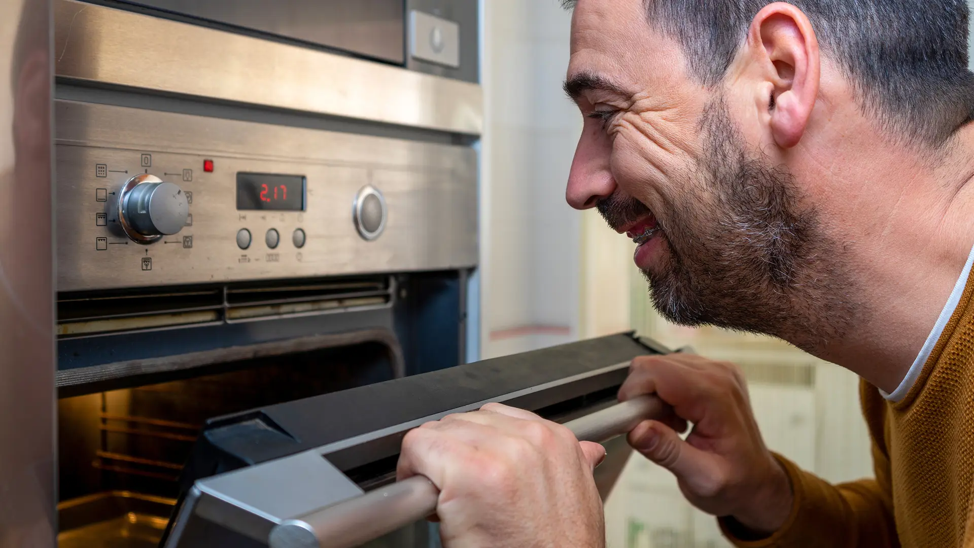 How to Tell If Your Oven Seal Needs Replacing