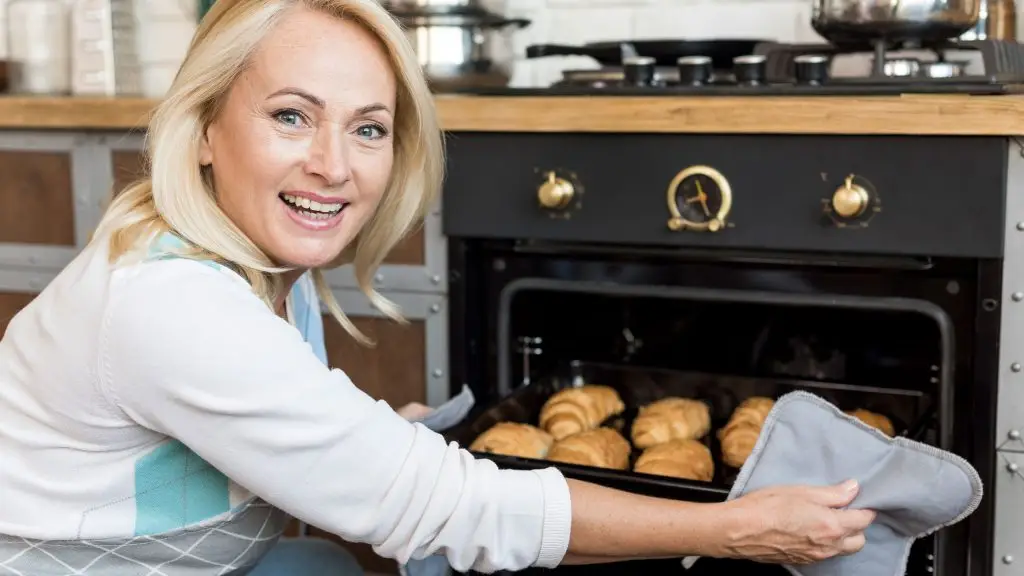 True Fan vs Fan-Assisted Baking: Pick the Right Setting