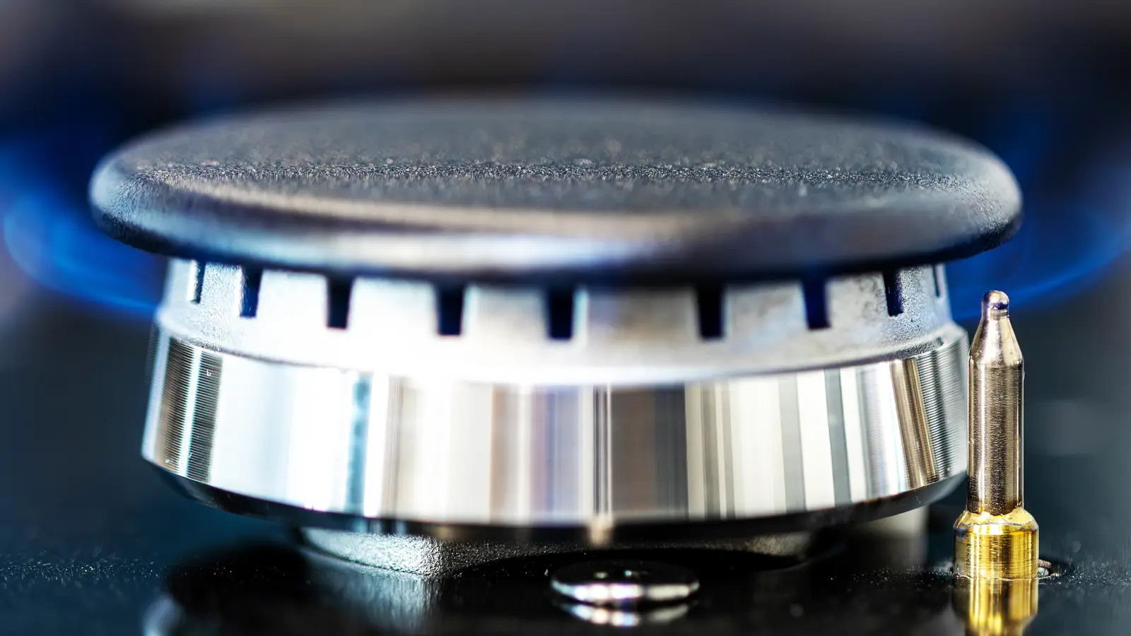 Can I Plug a Gas Hob Ignition into a Normal Socket?