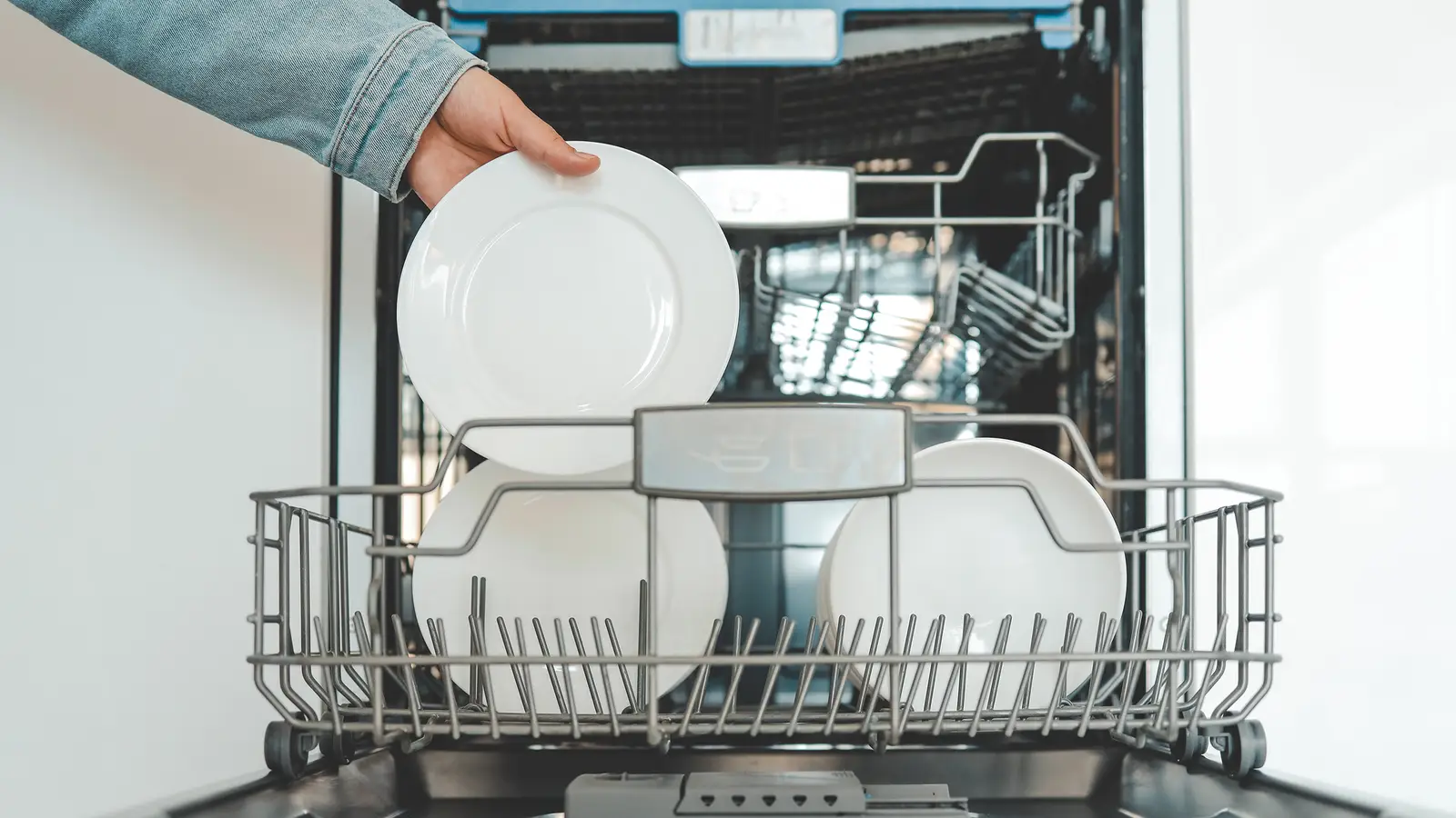 Dishwasher Salt & Rinse Aid: What They Do and When to Refill