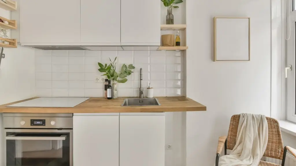 Best Cooker Hoods for Small Kitchens in the UK